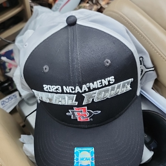 Bundle of new Hats - Picture 11 of 13